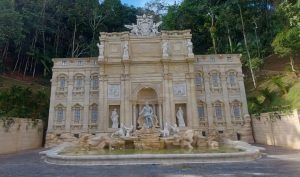 la finta fontana di Trevi in Brasile